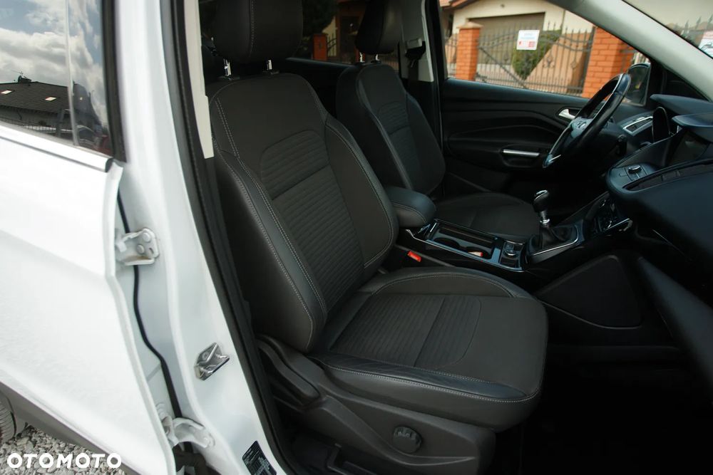 Ford Kuga 2.0 TDCi 2x4 Titanium - 6