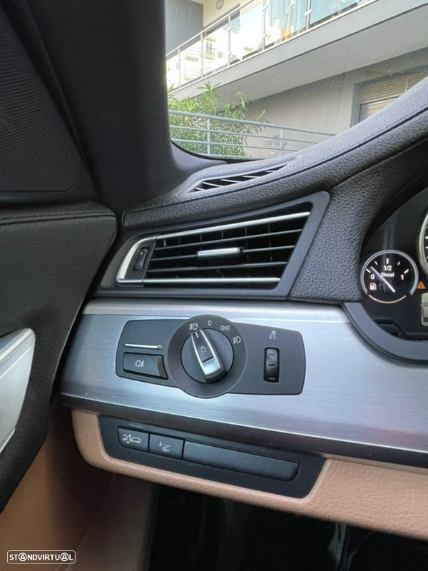 BMW 740 d Pack M - 24
