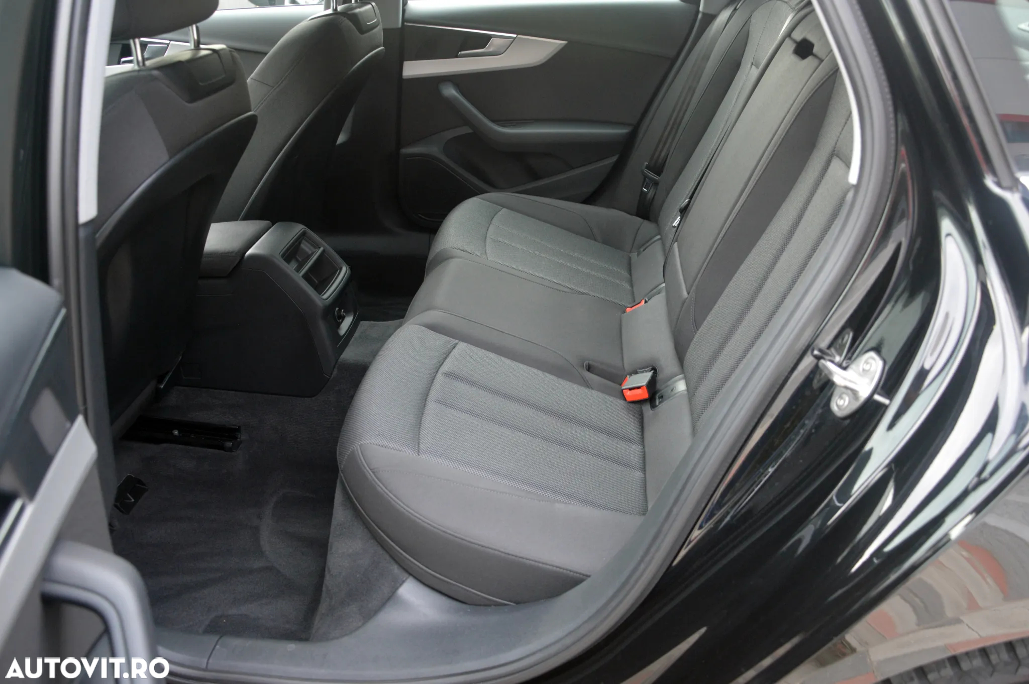 Audi A4 30 TDI S tronic MHEV Advanced - 7