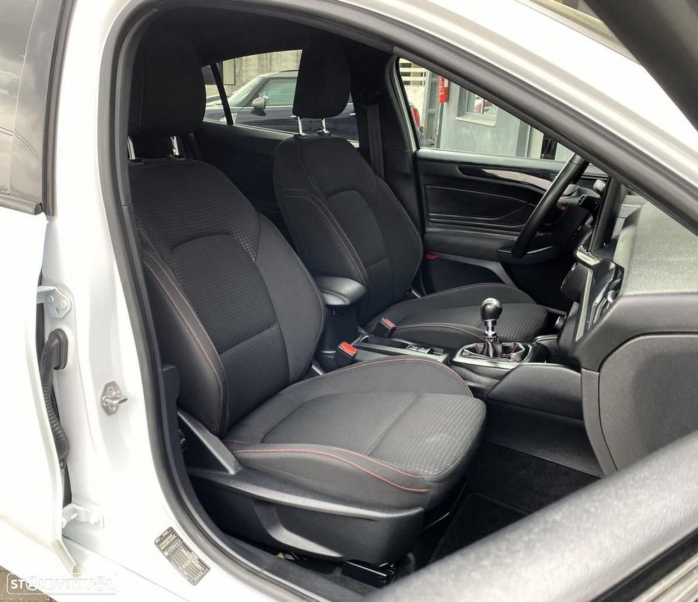 Ford Focus 1.0 EcoBoost MHEV ST-Line - 6