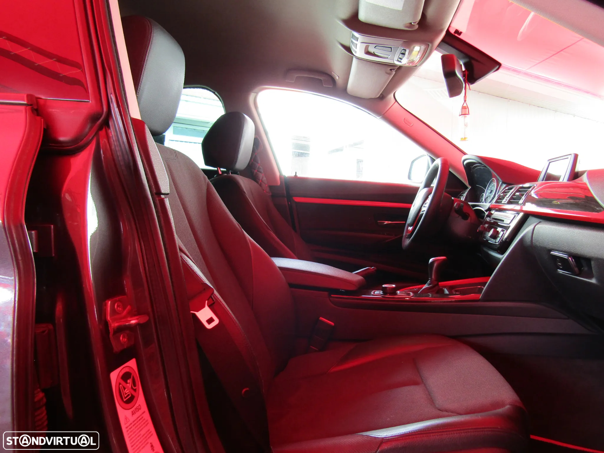 BMW 318 Gran Turismo d Pack M - 11