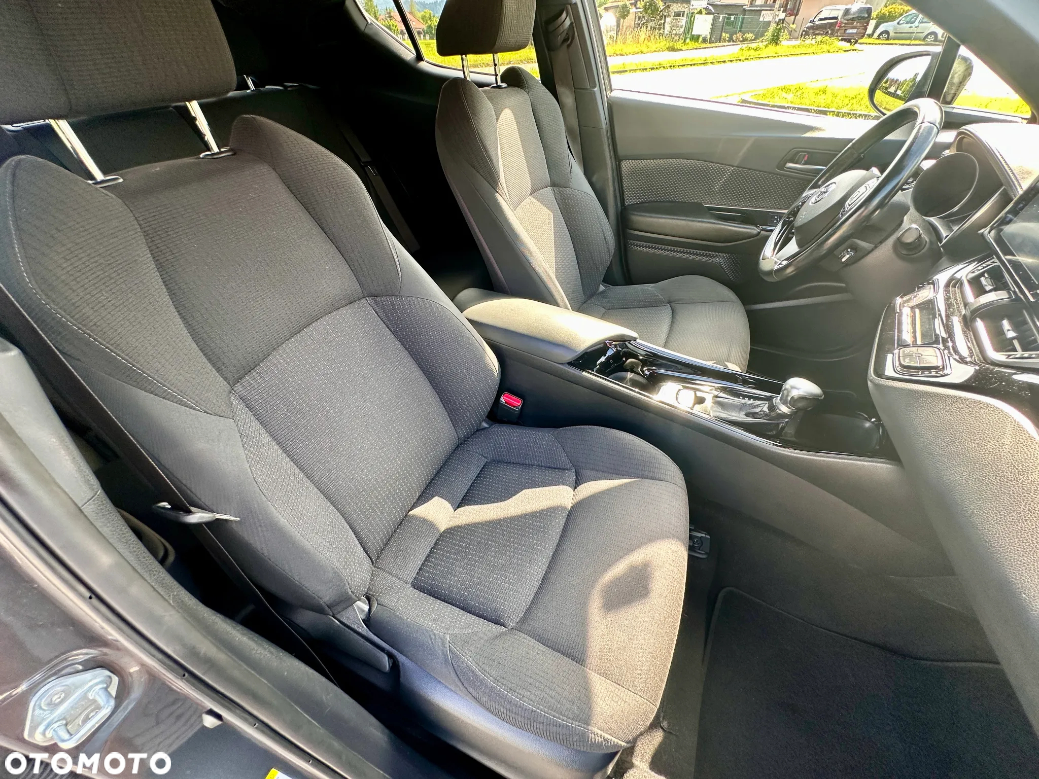 Toyota C-HR 1.8 Hybrid Premium - 23