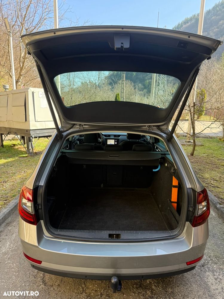 Skoda Octavia 1.6 TDI DPF DSG Ambiente - 25