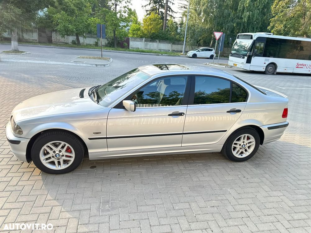 BMW Seria 3 318i - 5