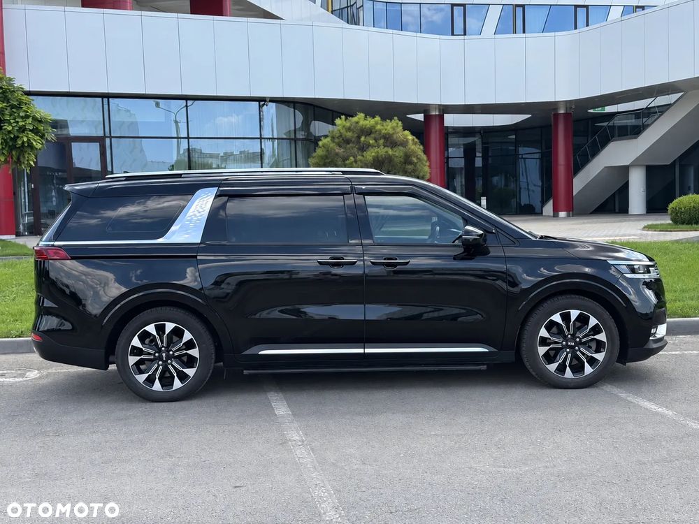 Kia Carnival - 4