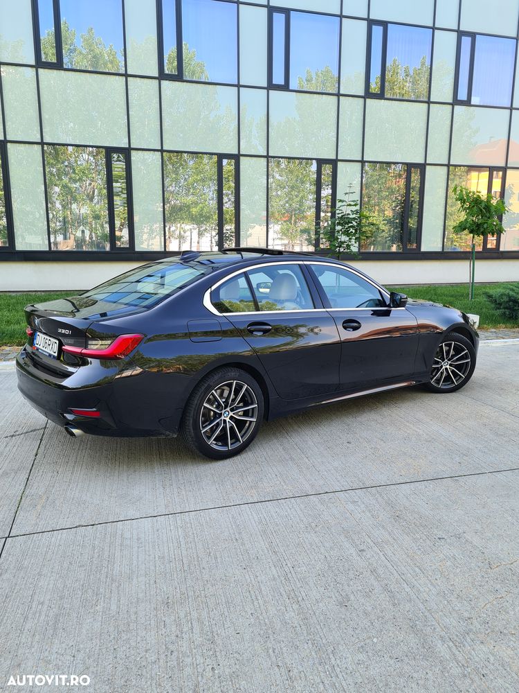 BMW Seria 3 330i AT Sport Line - 12