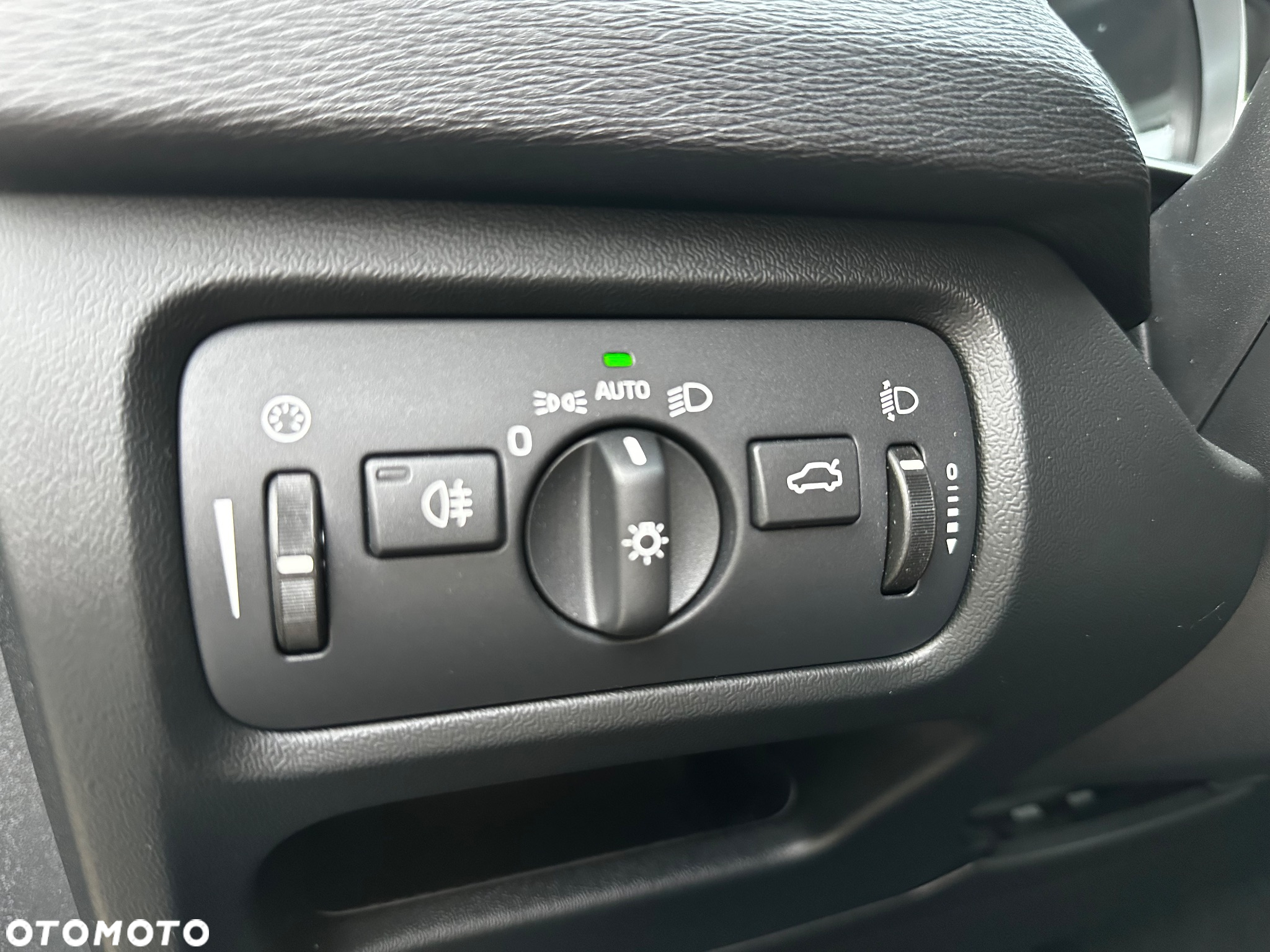 Volvo V40 D4 Drive-E Summum - 16