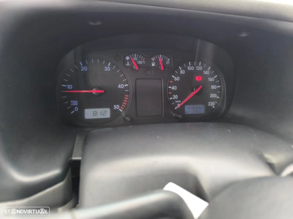 VW Transporter 2.4 D Kombi Sp. - 18