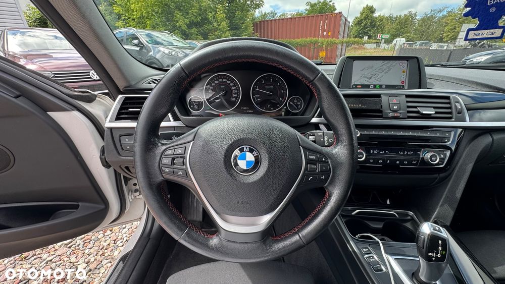 BMW Seria 3 320d Sport Line - 33