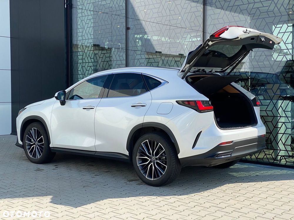 Lexus NX 350h Omotenashi AWD - 40
