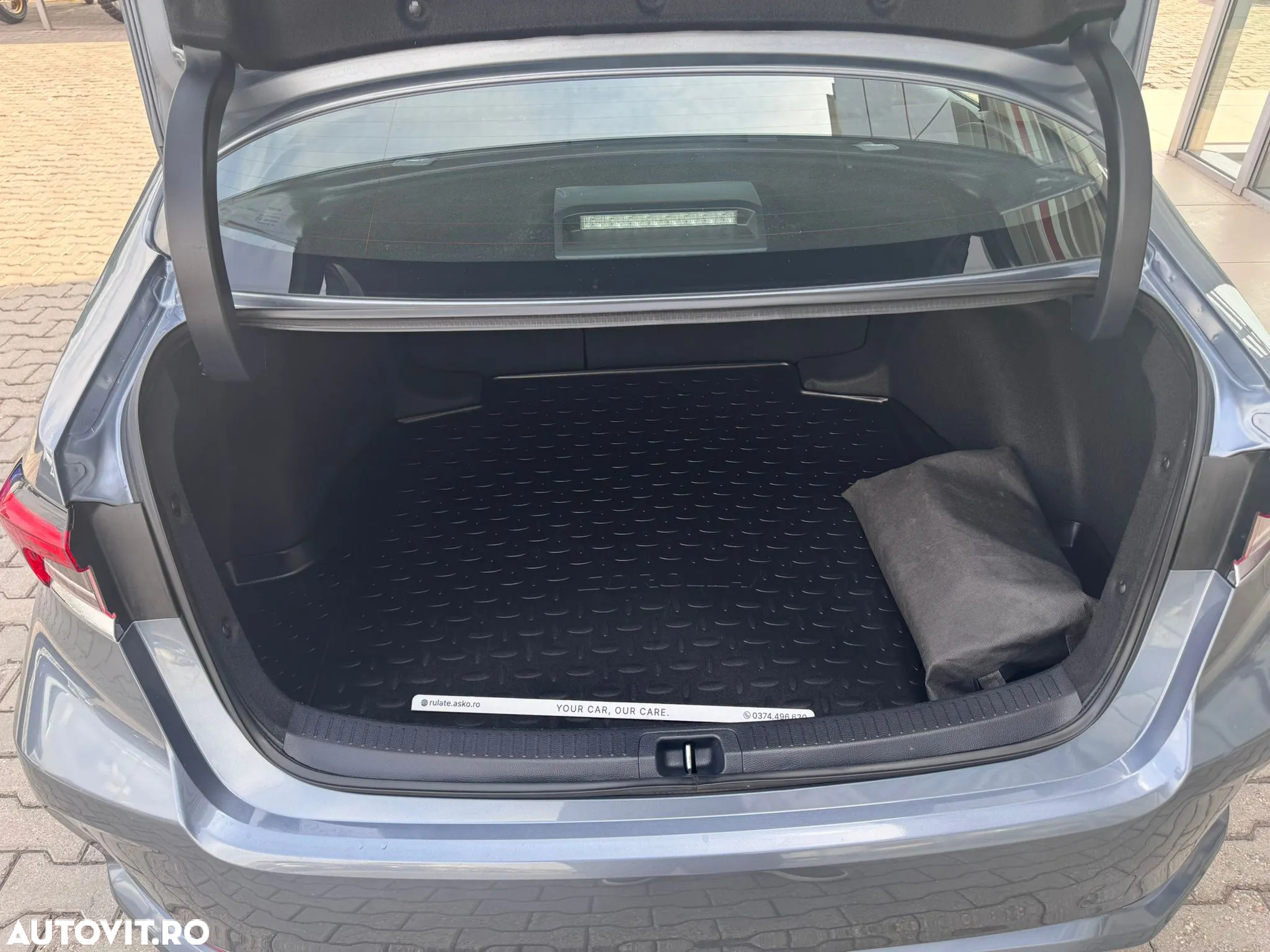Toyota Corolla 1.8 HSD Business - 7