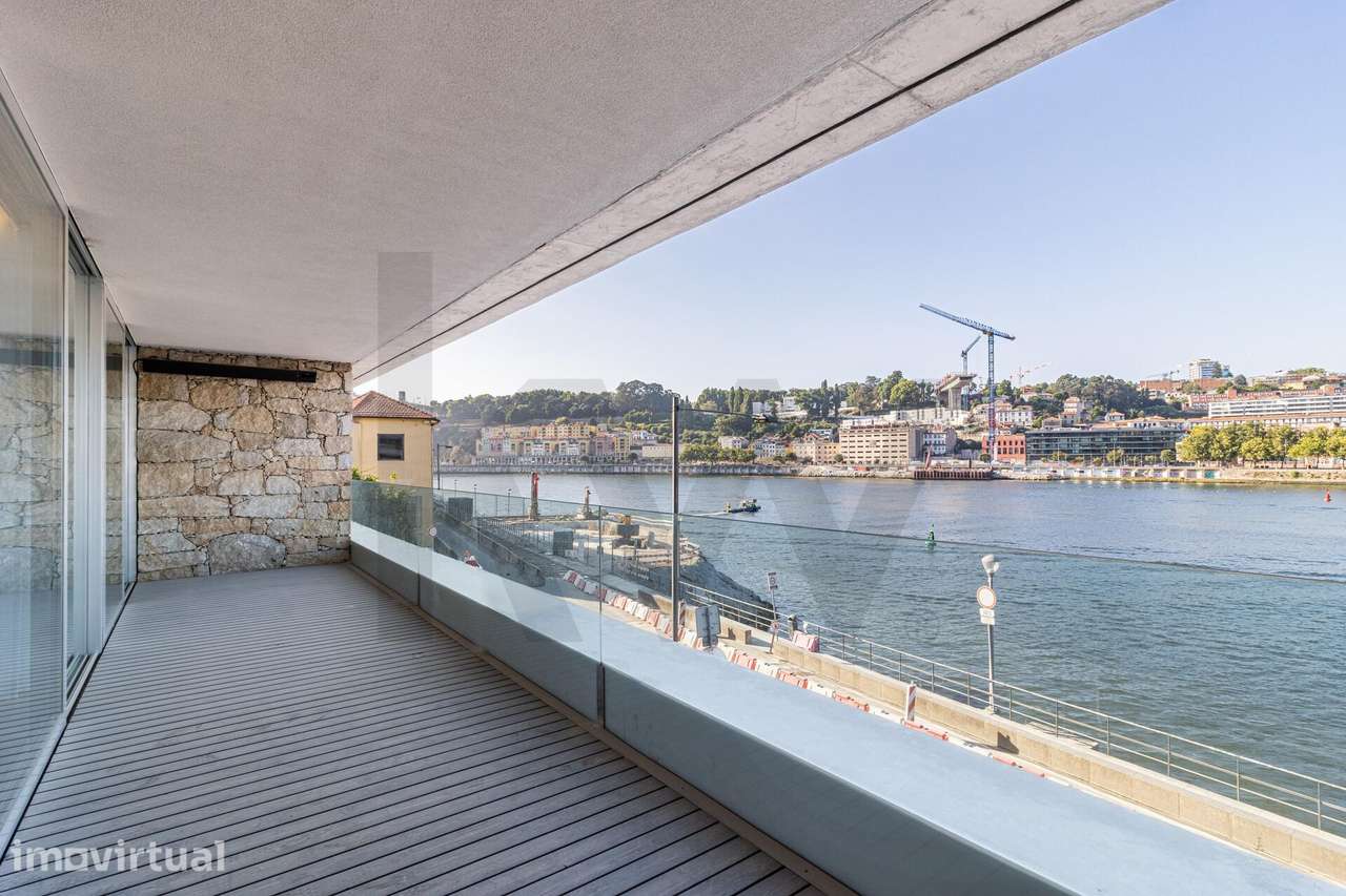 Apartamento T3 Duplex na Primeira Linha do Douro - Vila Nova de Gaia - Grande imagem: 2/34