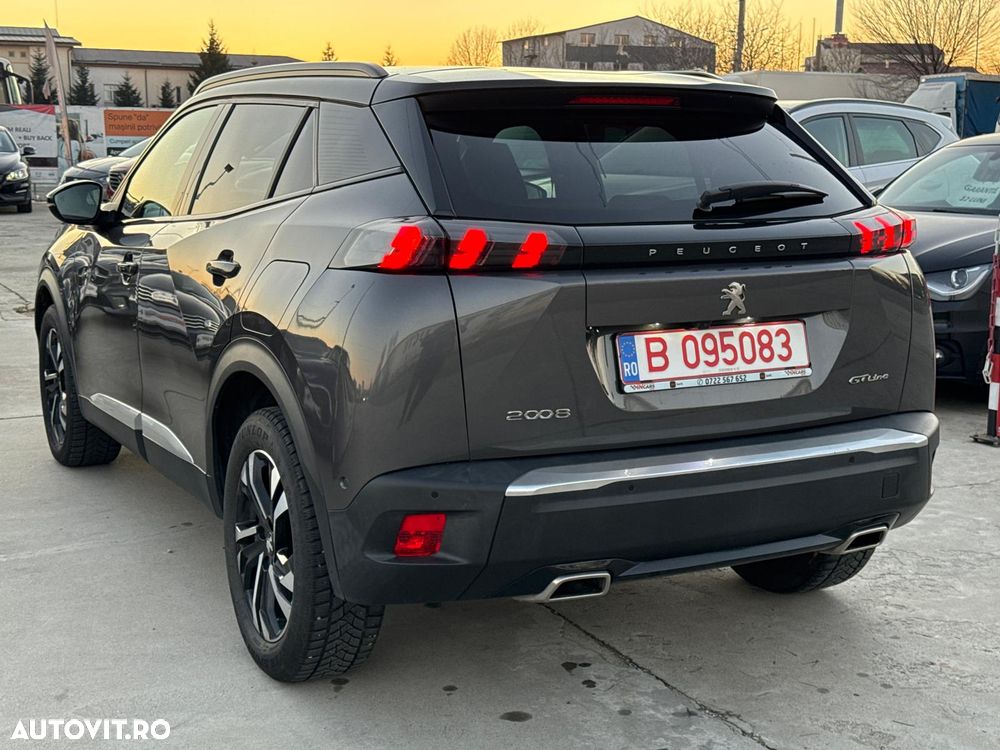 Peugeot 2008 PureTech 130 EAT8 GT Pack - 4