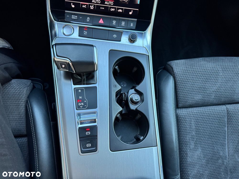 Audi A6 Avant 3.0 TDI quattro S tronic - 36