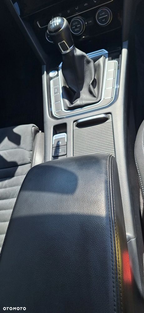 Volkswagen Passat 2.0 TDI BMT Highline - 16