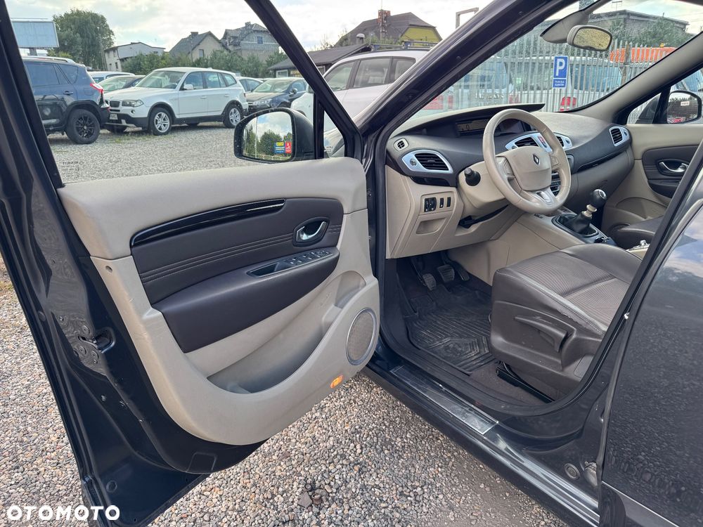 Renault Grand Scenic - 10
