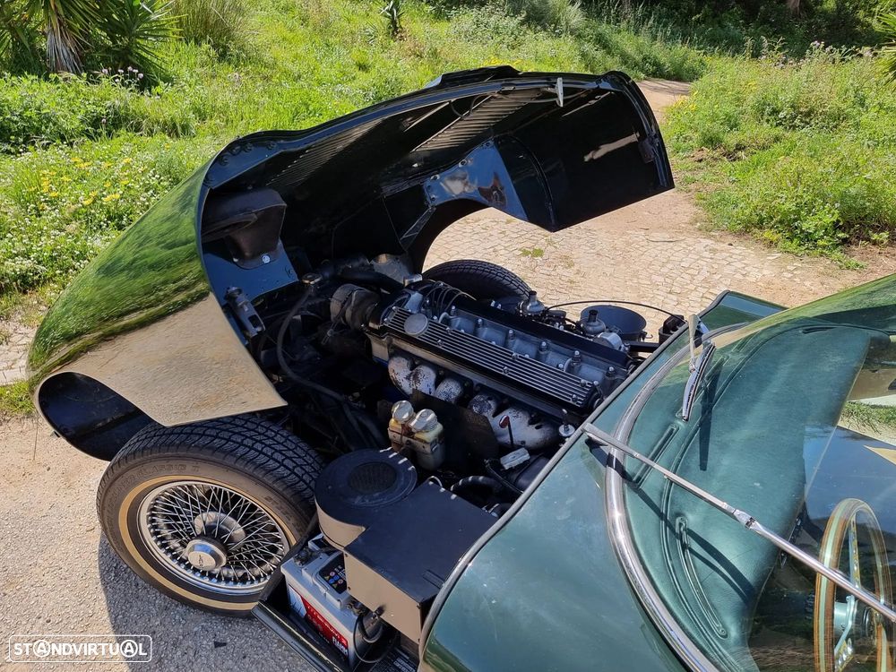 Jaguar E-Type - 7