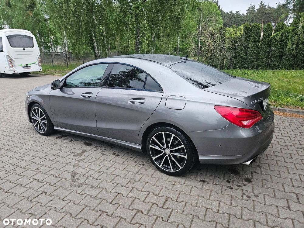 Mercedes-Benz CLA 200 7G-DCT Urban - 27