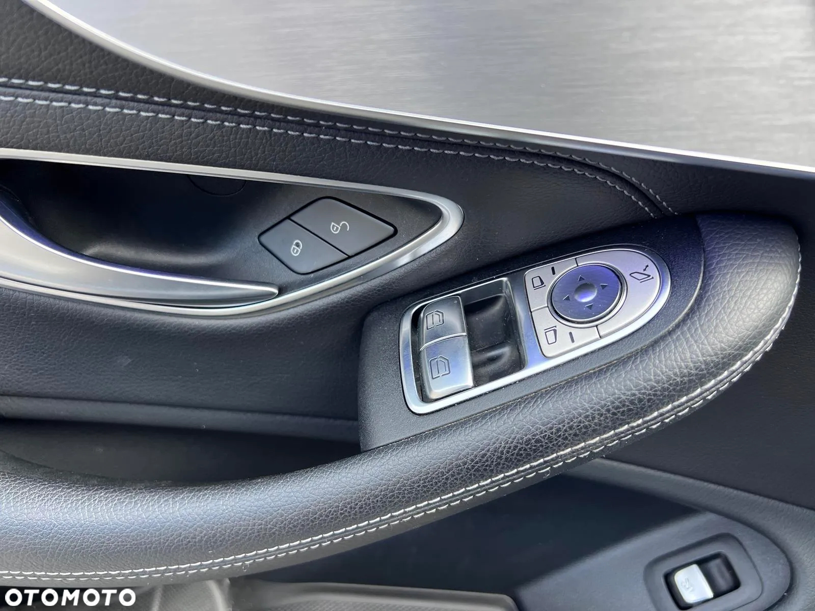 Mercedes-Benz Klasa C 300 Coupe 4Matic 9G-TRONIC AMG Line - 9