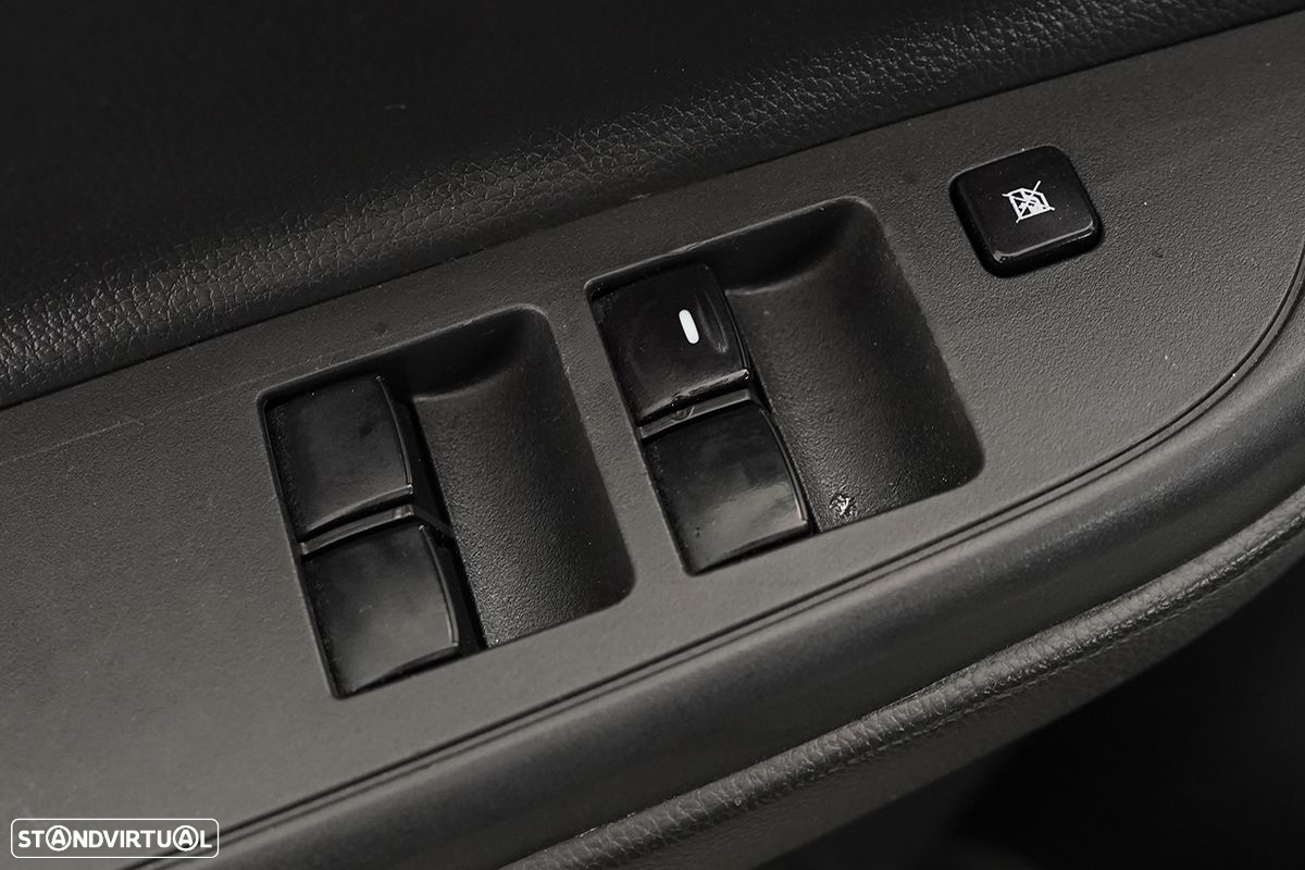 Mitsubishi L200 2.3 DI-D Strakar Space Cab Intense 4WD - 25