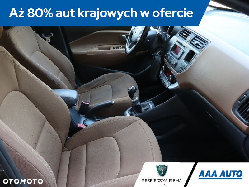 Kia Rio - 11