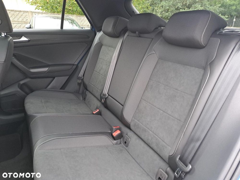 Volkswagen T-Roc - 16