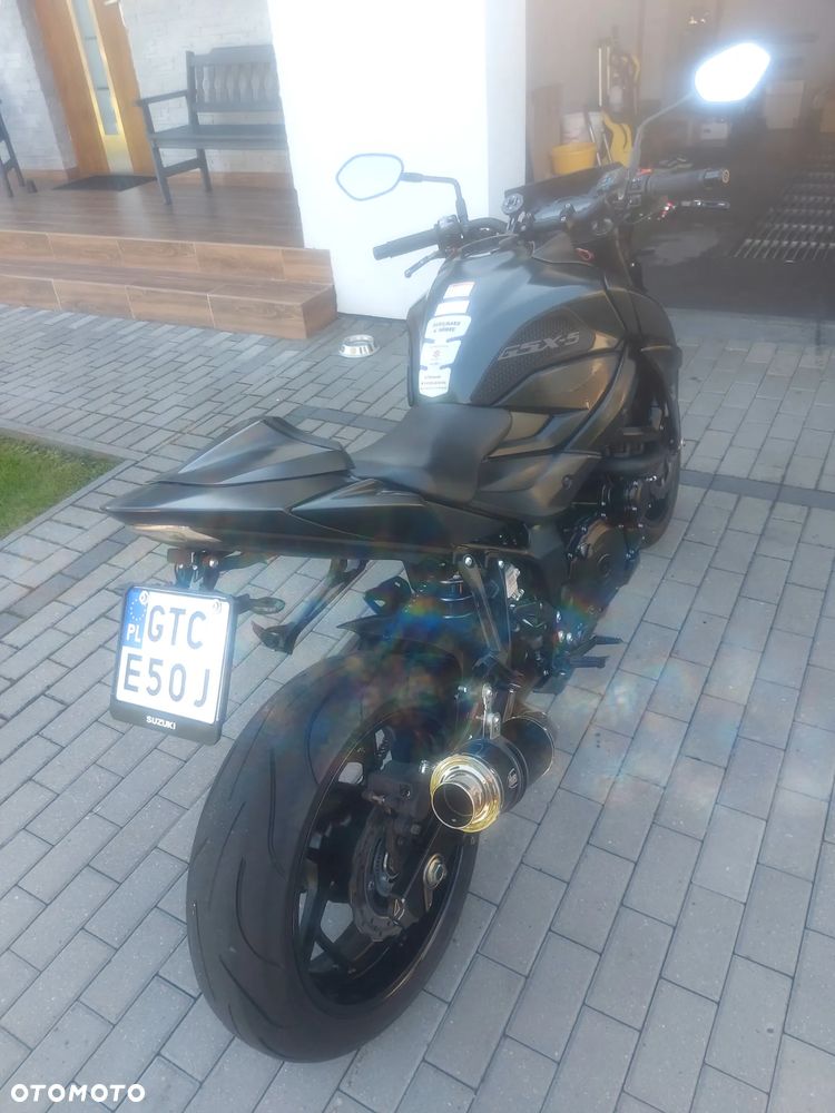 Suzuki GSX - 3