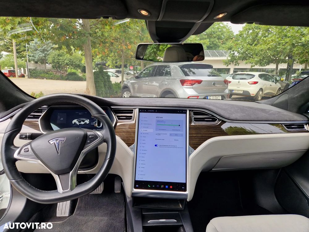 Tesla Model S - 9
