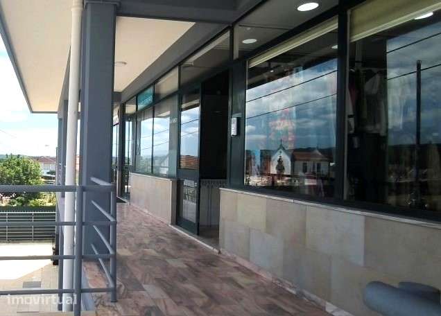 Trespasse Pronto a vestir com compra de Loja - Grande imagem: 3/6