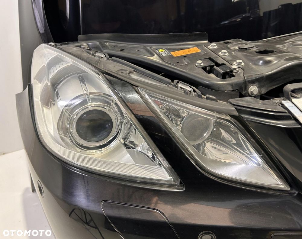 MERCEDES W207 AMG PRZÓD ZDERZAK MASKA BŁOTNIKI PAS 197 - 8