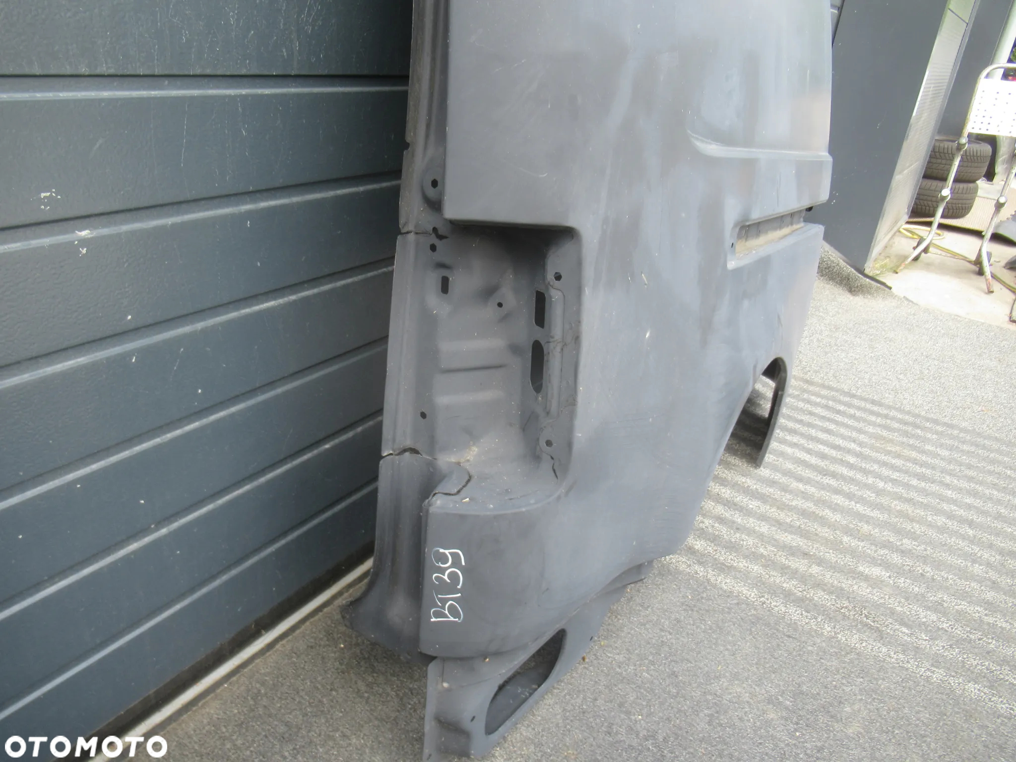 POSZYCIE BŁOTNIK TYLNY TYŁ PRAWY VW CADDY III MAX 2K3 2007 - 4