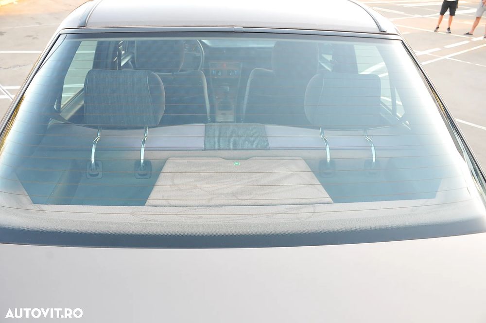 Mercedes-Benz E - 13