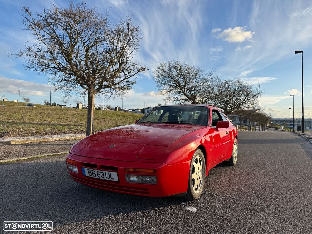 Porsche 944 Turbo S - 35