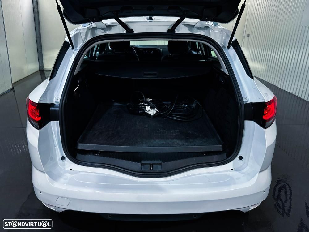 Renault Mégane 1.6 Plug-In Limited - 37