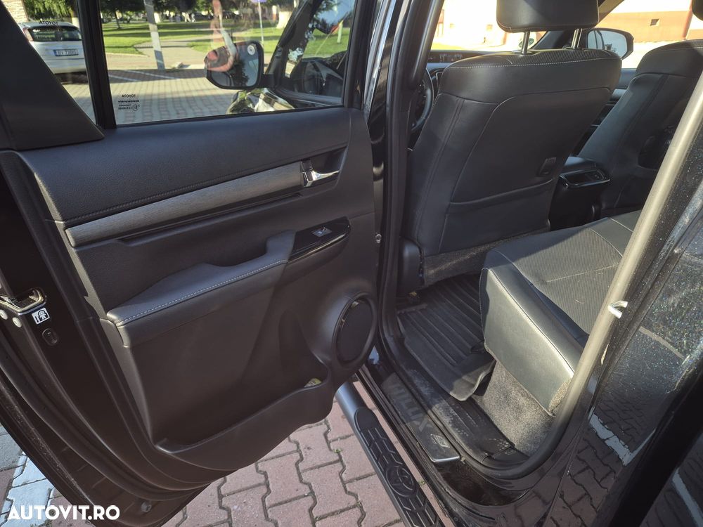 Toyota Hilux 2.8D 204CP 4x4 Double Cab AT Invincible - 9