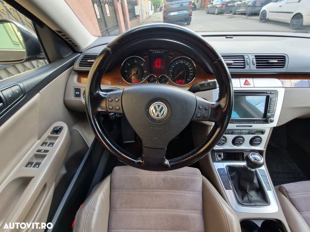 Volkswagen Passat 2.0 TDI Highline - 14