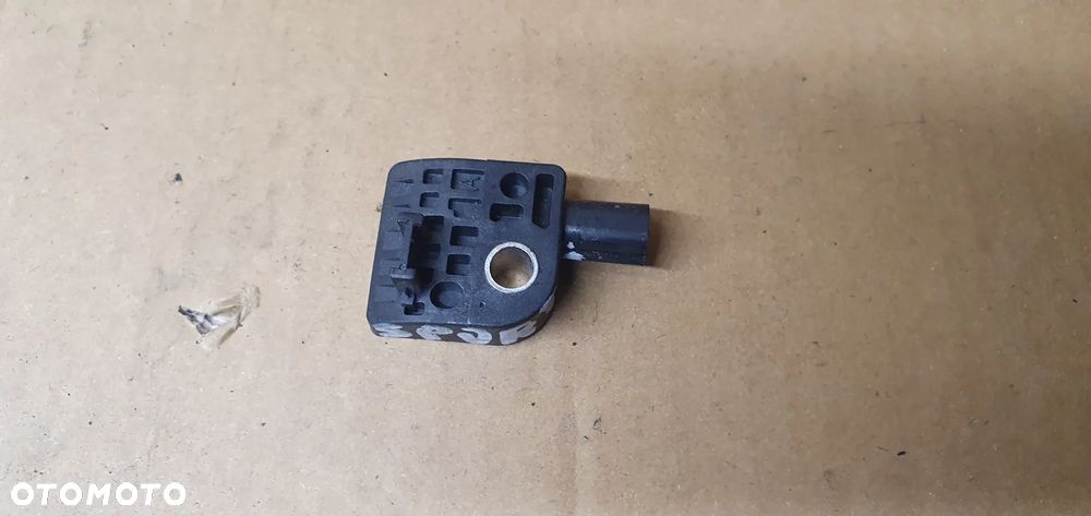 Czujnik sensor uderzeniowy Airbag Kia Sportage III 95920-2S000 - 1