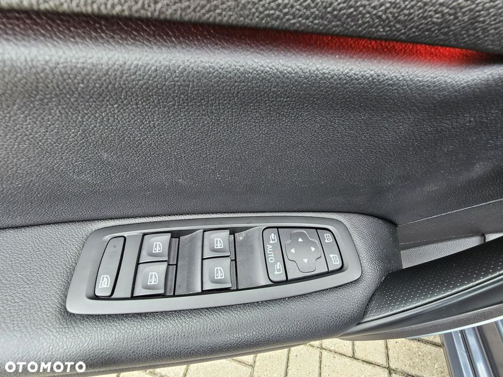 Renault Megane BLUE dCi 115 EDC BOSE EDITION - 27