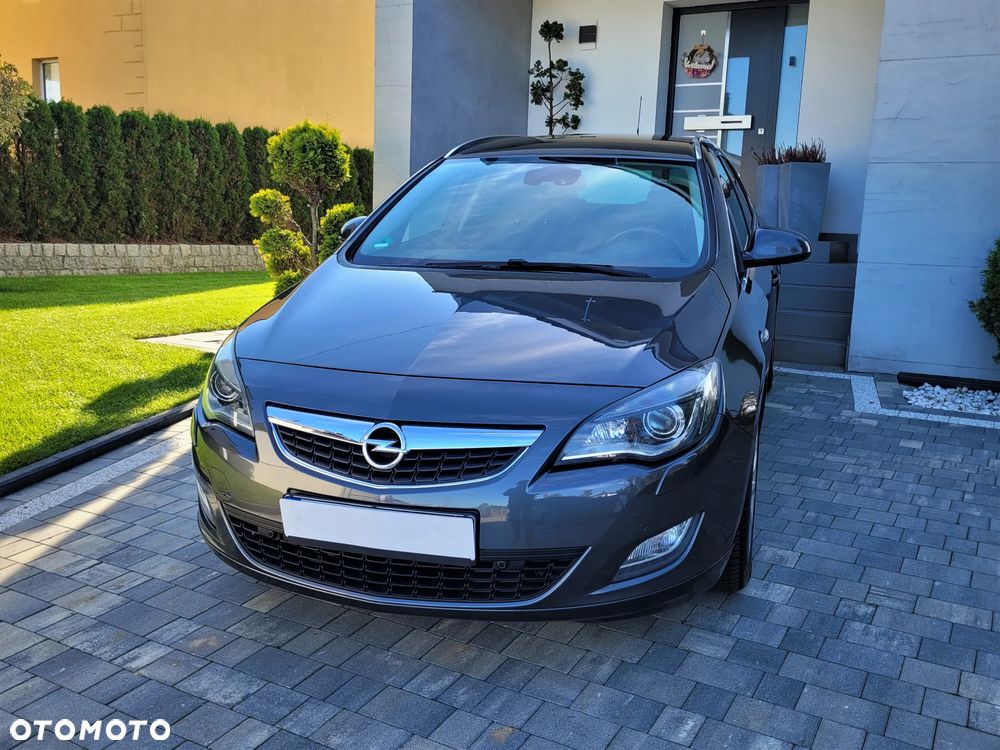 Opel Astra 1.6 Turbo - 2
