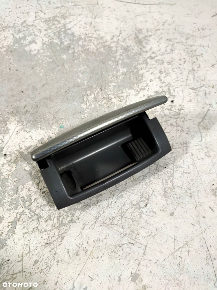 popielniczka schowek tył 8e 8e0857961d europa audi a4 b6 rybia łuska - 2