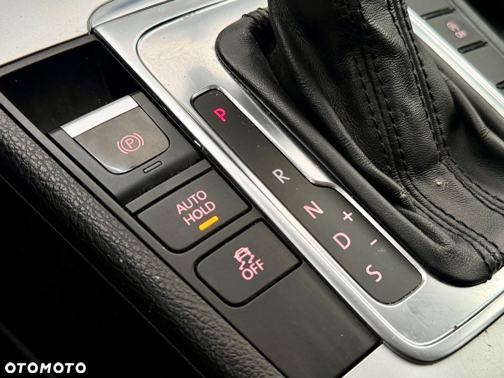 Volkswagen Passat 2.0 TDI Highline DSG - 16