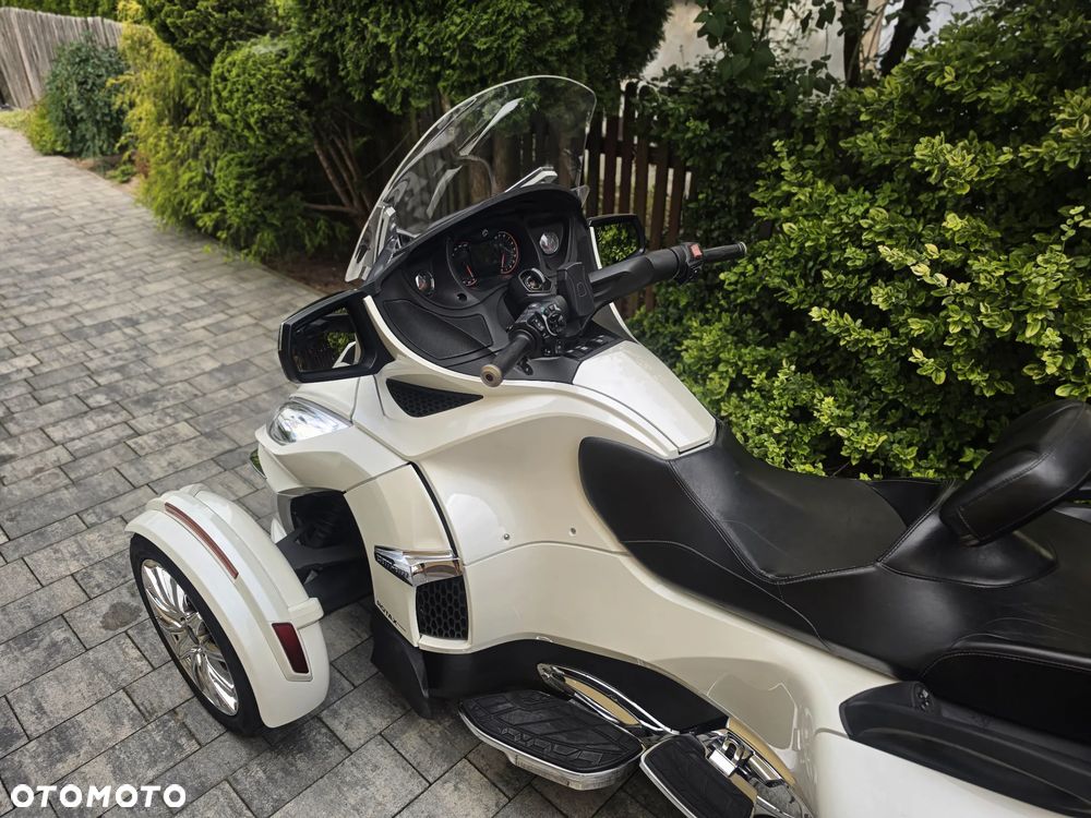Can-Am Spyder - 21