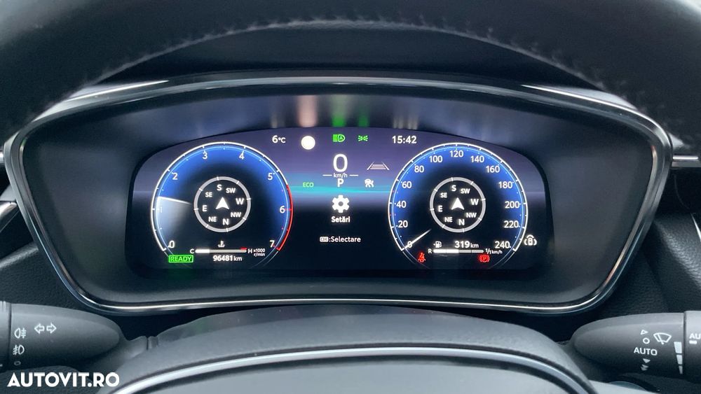 Toyota Corolla TS 1.8 HSD Dynamic - 17