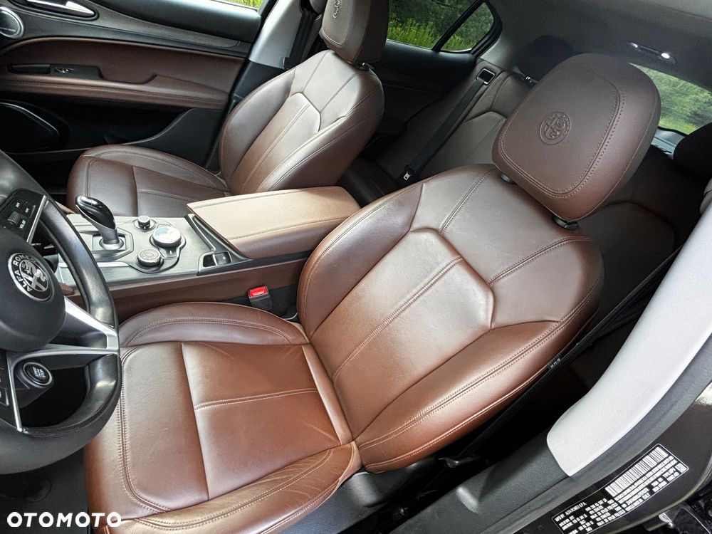 Alfa Romeo Stelvio 2.0 Turbo 16V AT8-Q4 6C Villa dEste - 12