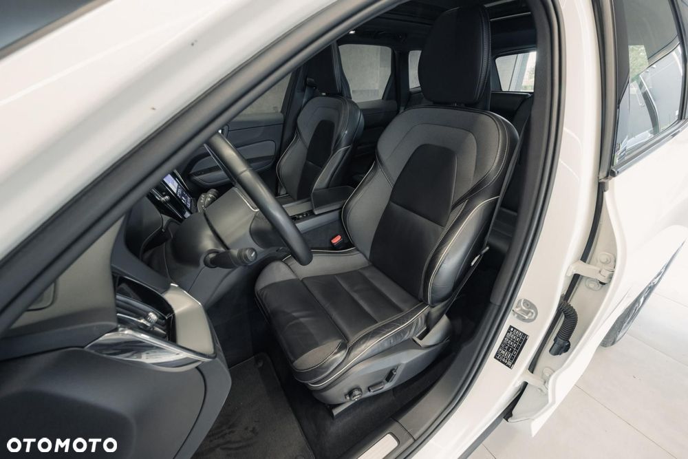 Volvo XC 60 B4 D R-Design - 13
