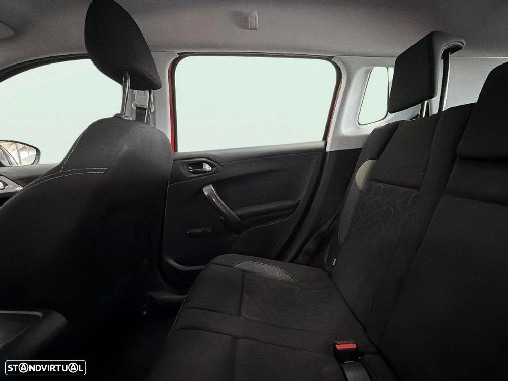 Peugeot 2008 1.2 PureTech Active - 16
