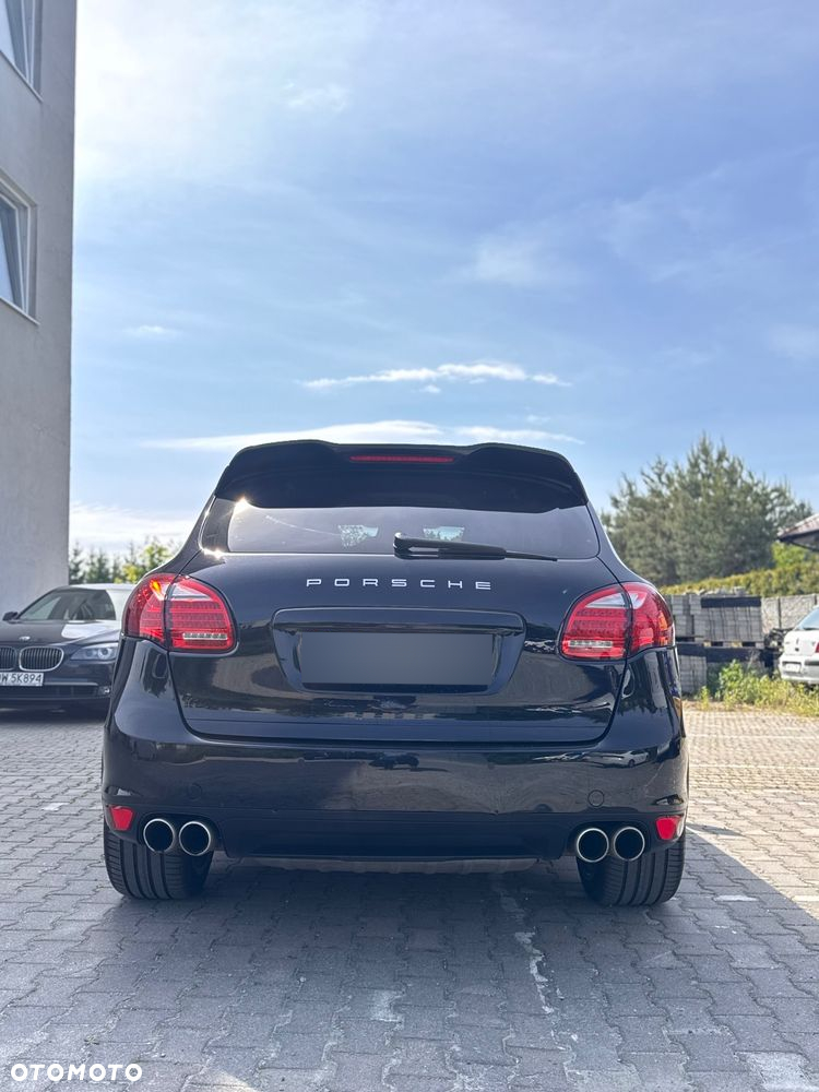 Porsche Cayenne Turbo - 8