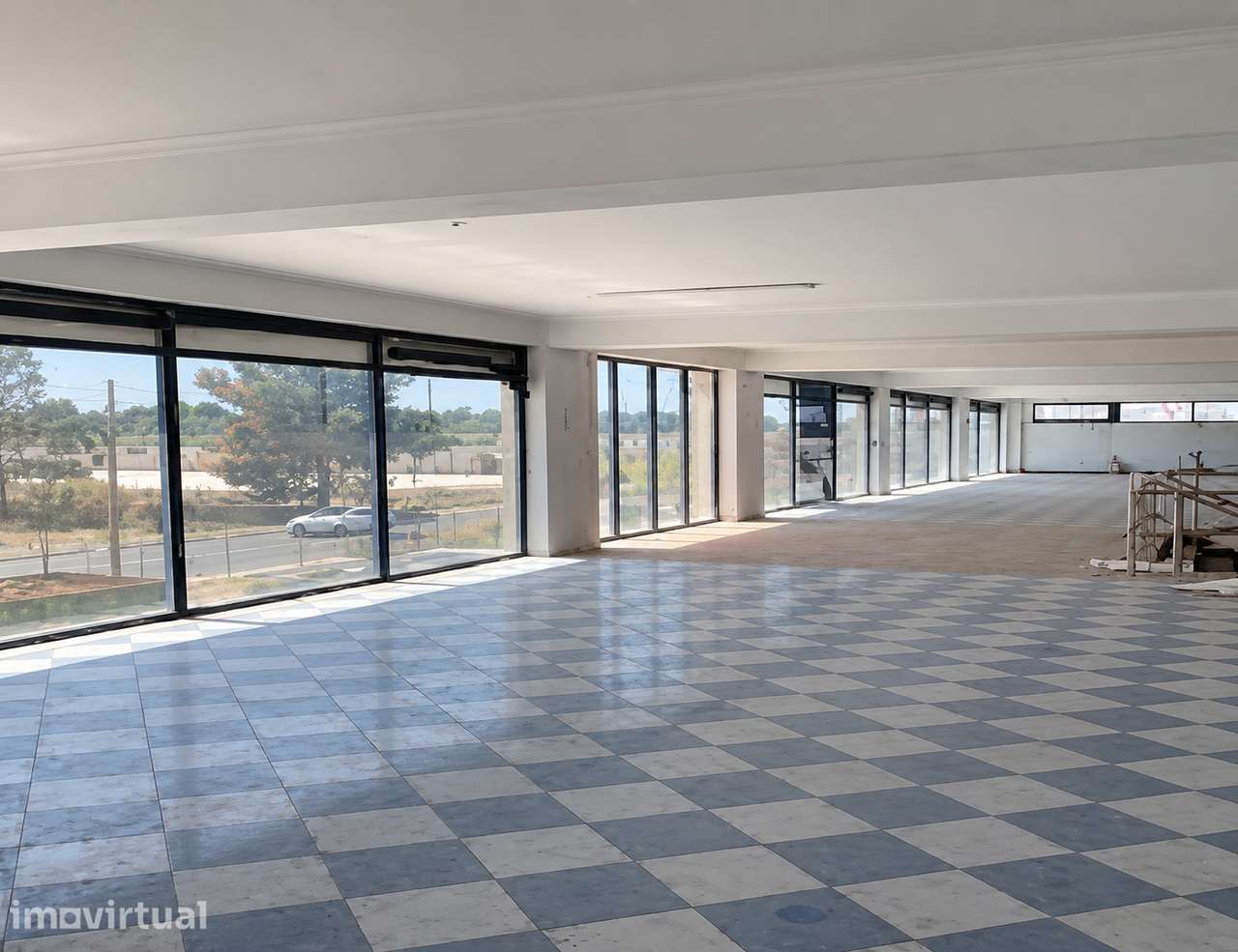 Armazém e Showroom com 1921 m² na Quinta do Anjo - Eixo A2 / A33 - Grande imagem: 2/10