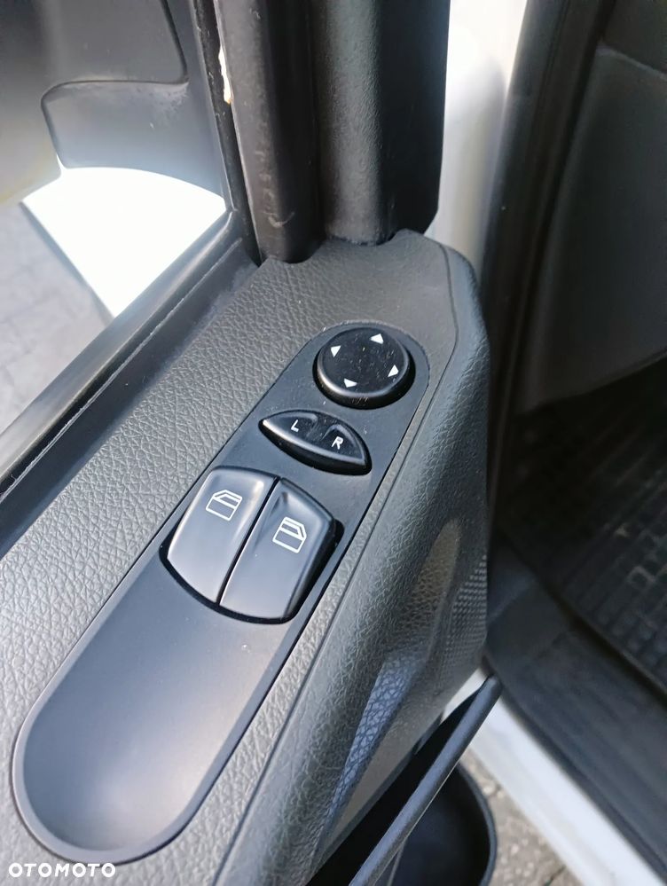 Mercedes-Benz VITO - 18