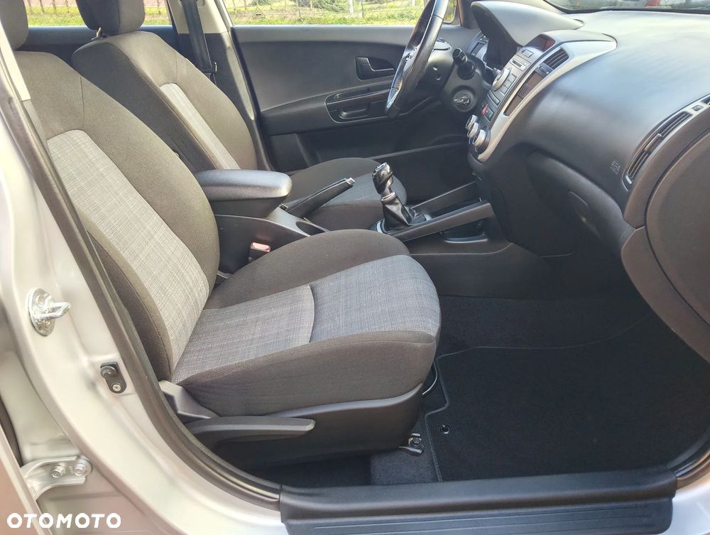 Kia Ceed 1.4 CVVT Attract - 6